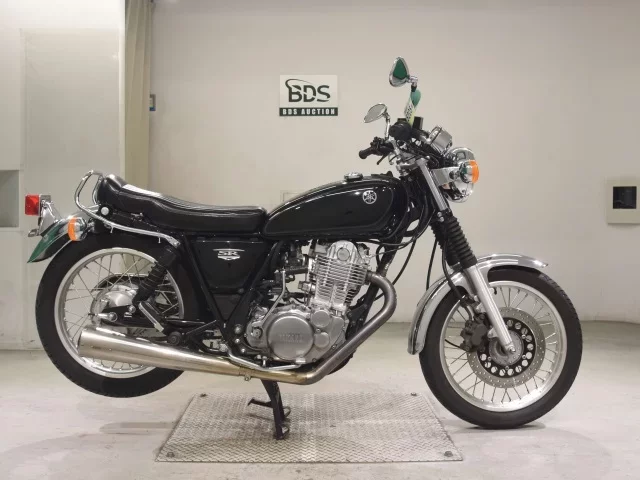Yamaha SR400-4 лот № 5205 оценка 5  с аукциона в Японии