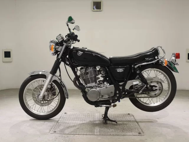 Yamaha SR400-4