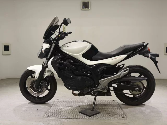 Suzuki GLADIUS400