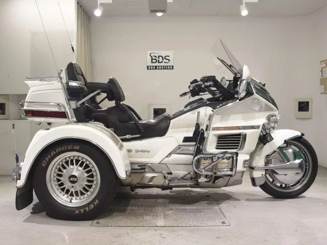 Honda GL1500 TRIKE лот № 7690 оценка 4  с аукциона в Японии