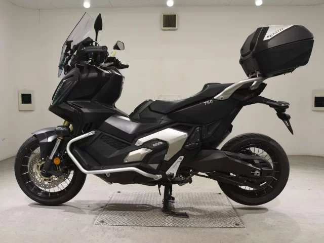 Honda X-ADV750-2
