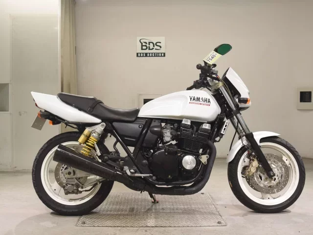Yamaha XJR400R-2 лот № 7540 оценка 4  с аукциона в Японии