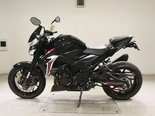 Suzuki GSX-S750