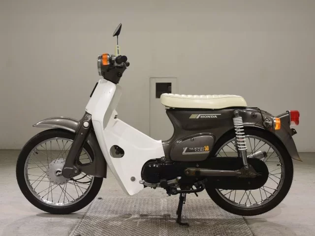 Honda C50