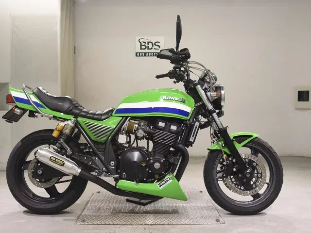Kawasaki ZRX400