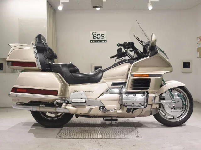 Honda GL1500 лот № 7532 оценка 4  с аукциона в Японии