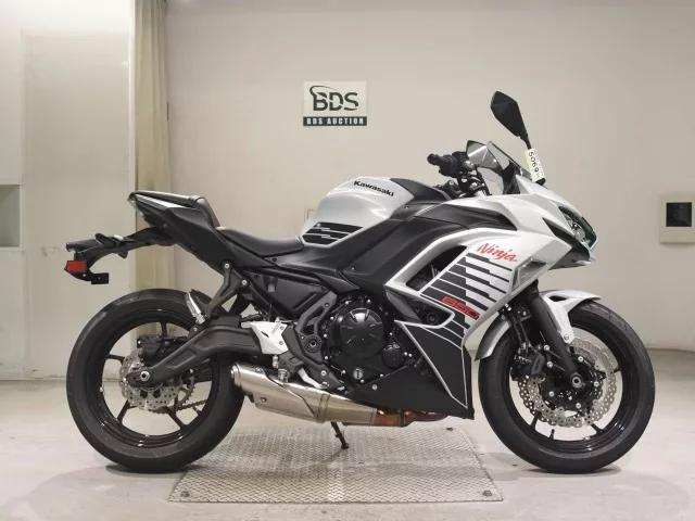 Kawasaki NINJA650A лот № 5069 оценка 7  с аукциона в Японии