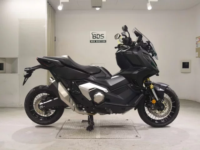 Honda X-ADV750-2 лот № 7688 оценка 5  с аукциона в Японии