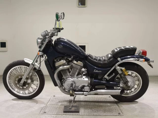 Suzuki INTRUDER 750