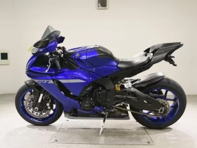 Yamaha YZF-R1 лот № 7665 оценка 4  с аукциона в Японии 2