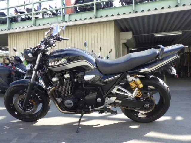 Yamaha XJR1300-2