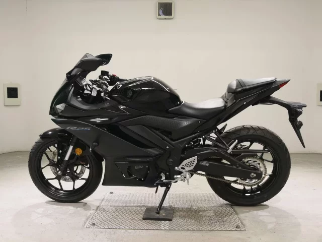 Yamaha YZF-R25A