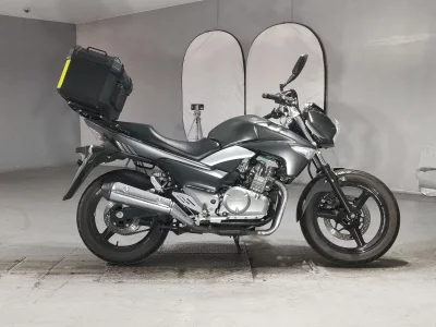 Suzuki GSR250