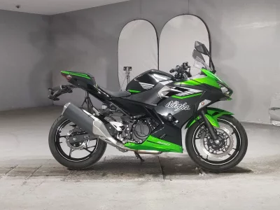 Kawasaki NINJA400