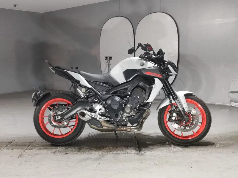 Yamaha MT-09 лот № 5415 оценка 4  с аукциона в Японии