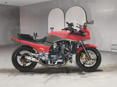 Kawasaki GPZ900R