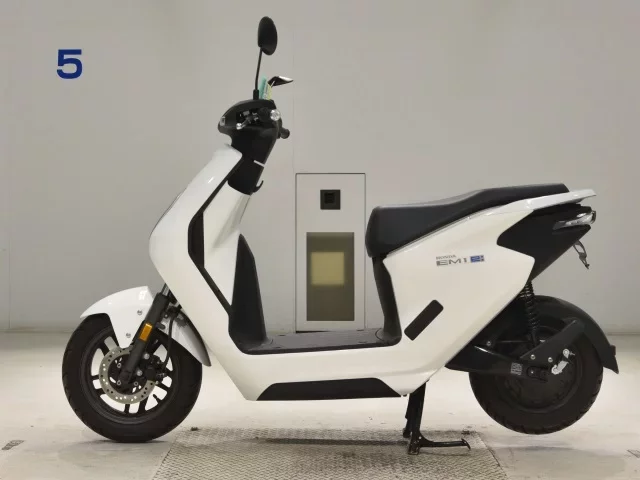Honda EM1E: