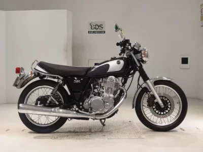Yamaha SR400-5
