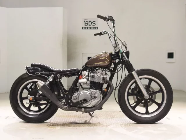Yamaha SR400-2