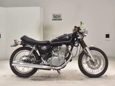 Yamaha SR400-3