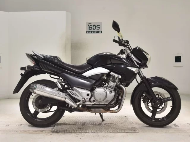 Suzuki GSR250