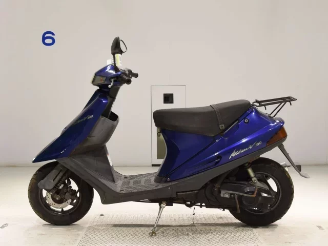 Suzuki ADDRESS V100