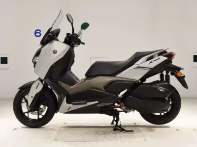 Yamaha X-MAX250-2