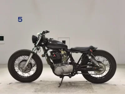 Yamaha SR400-2