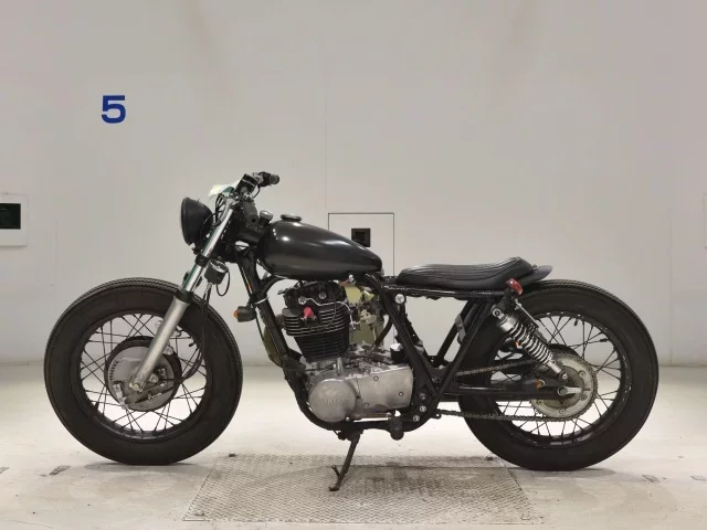 Yamaha SR400-2