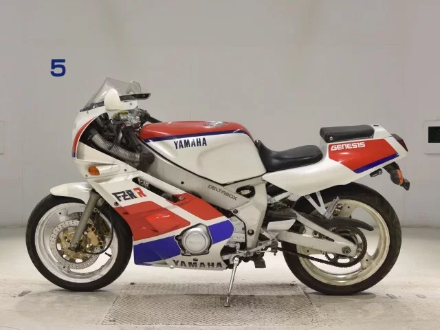 Yamaha FZR400-2