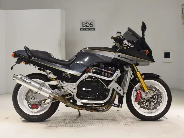 Kawasaki GPZ900R