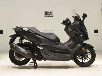 Honda FORZA -4