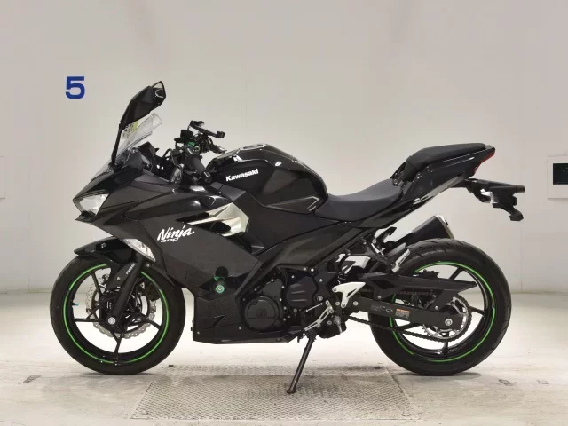 Kawasaki NINJA400-2