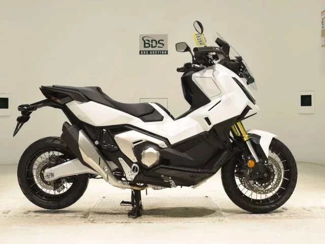 Honda X-ADV750-2