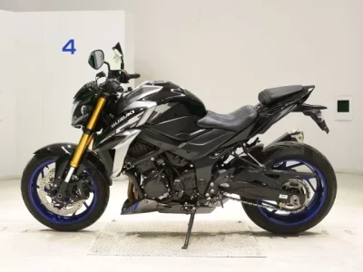 Suzuki GSX-S750