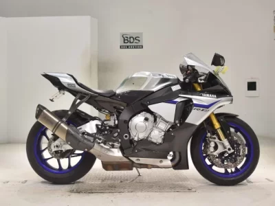 Yamaha YZF-R1M