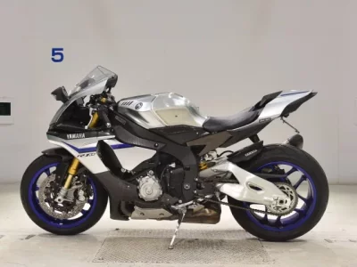 Yamaha YZF-R1M