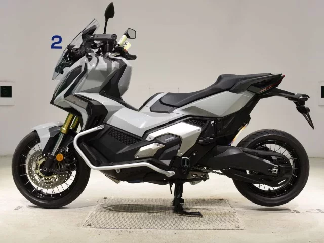 Honda X-ADV750-2