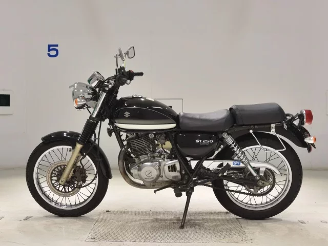 Suzuki ST250E