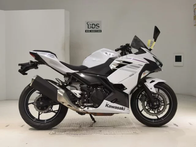 Kawasaki NINJA400-2