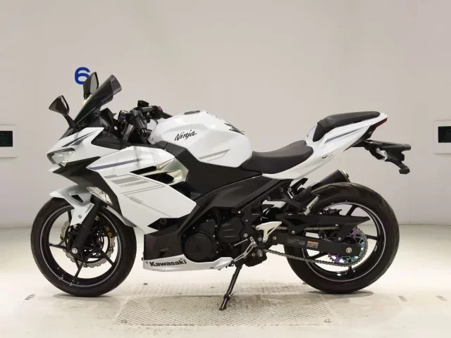 Kawasaki NINJA400-2