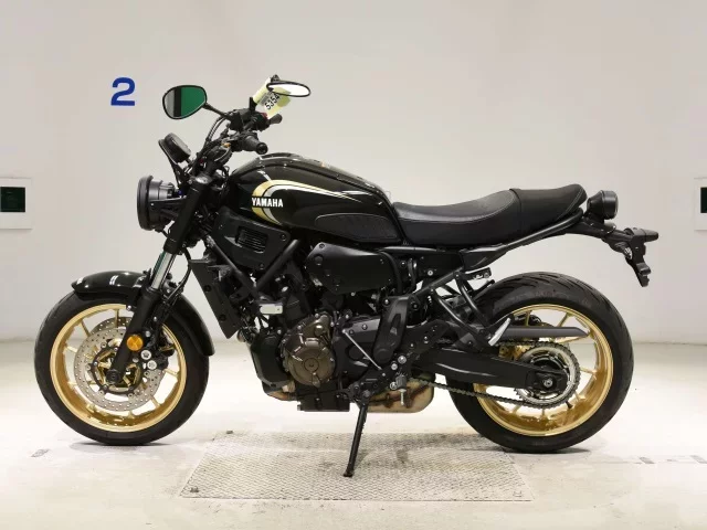 Yamaha XSR700-2