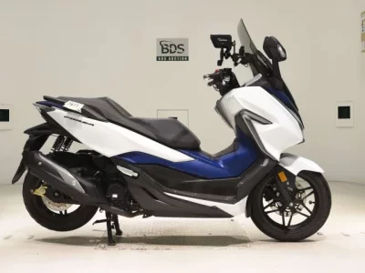 Honda FORZA -4