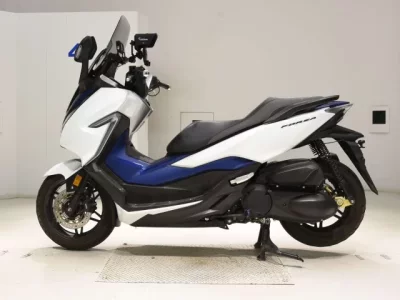 Honda FORZA -4