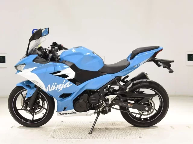Kawasaki NINJA400-2