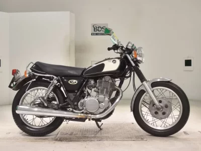Yamaha SR400-2