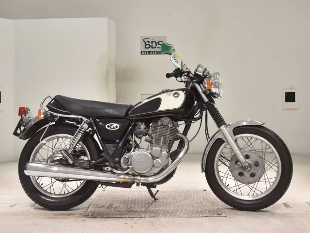 Yamaha SR400-2
