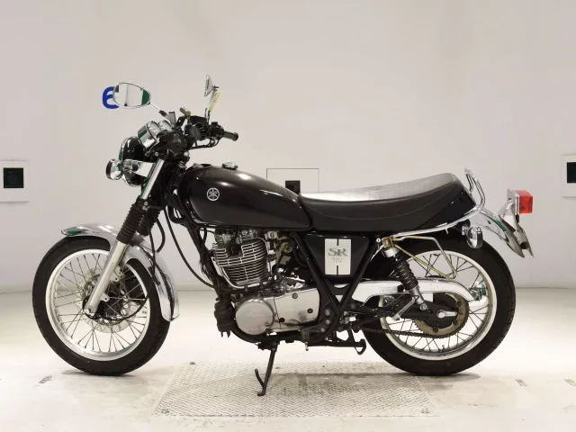 Yamaha SR400-5