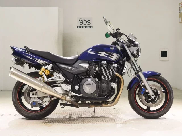 Yamaha XJR1300-2