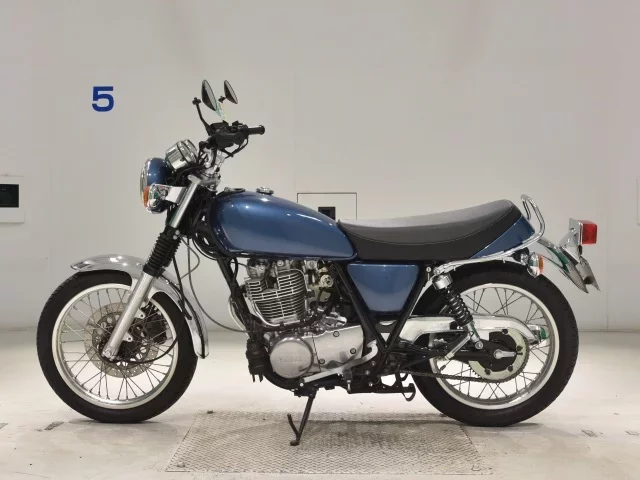Yamaha SR400-5